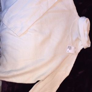 White turtle neck sweater